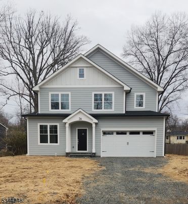 Attached, Exterior, Facade, Farmhouse