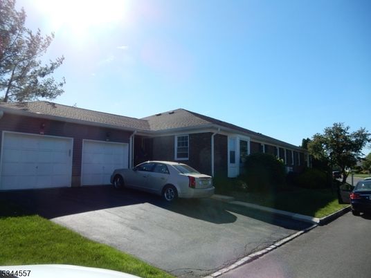 Attached, Exterior, Facade, Brick Facade, Ranch