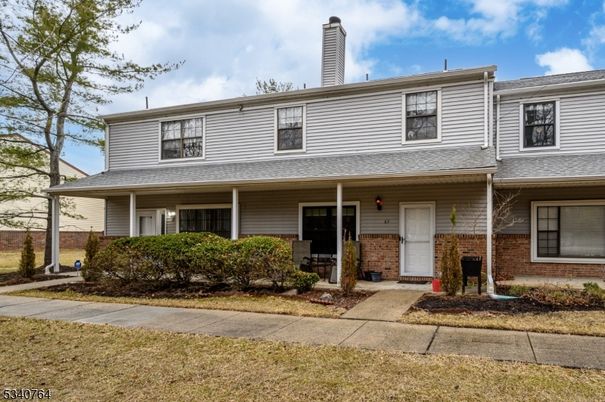 Exterior, Facade, Brick Facade, Split Level