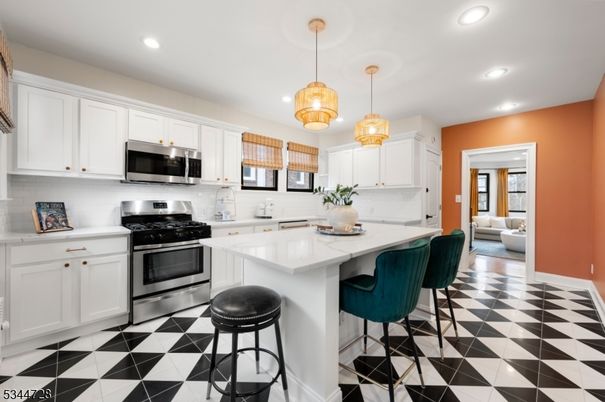 Interior, Kitchen, Living room, Pendant Lights, Recessed Lighting, Stainless Steel Appliances