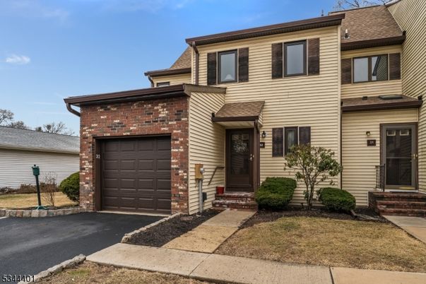 Attached, Exterior, Facade, Brick Facade, Rowhouse