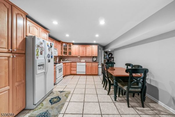 Dining room, Interior, Kitchen, Recessed Lighting