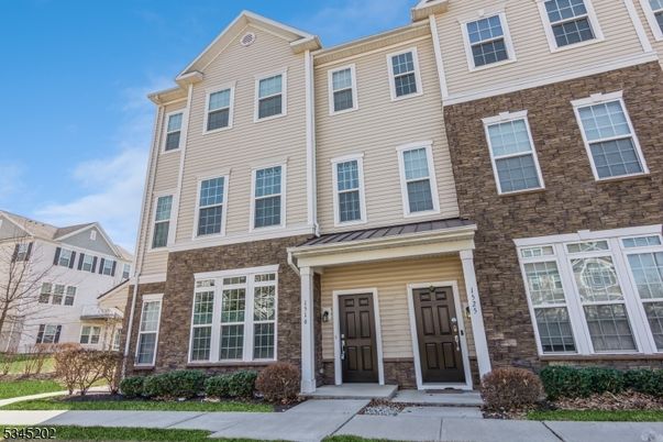Exterior, Facade, Brick Facade, Rowhouse