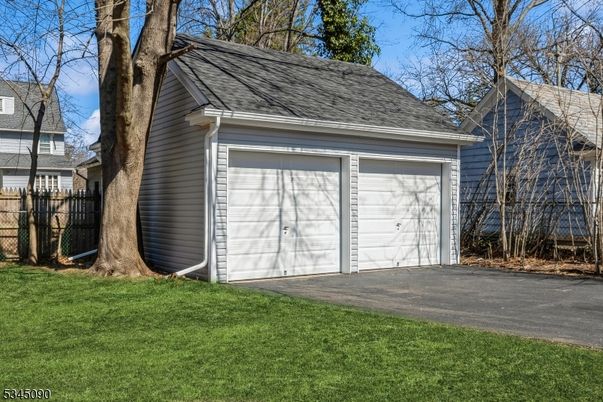 Detached Garage, Exterior