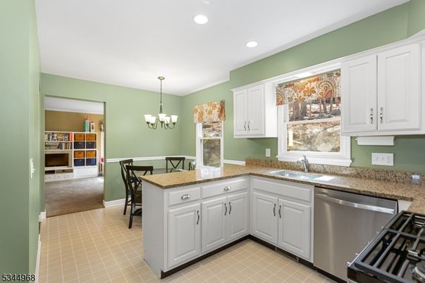 Chandelier, Dining room, Interior, Kitchen, Recessed Lighting