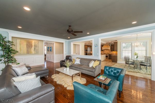 Chandelier, Dining room, Interior, Kitchen, Living room, Recessed Lighting, Wood Texture Flooring