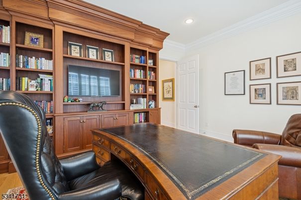 Home Office, Interior, Recessed Lighting, Wood Texture Flooring