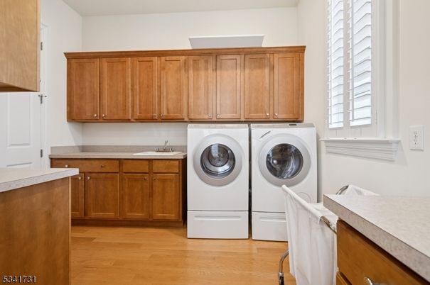 Interior, Washer, Wood Texture Flooring