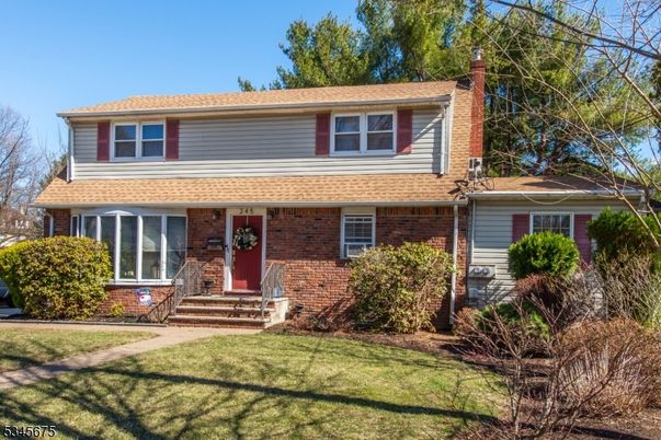 Exterior, Facade, Brick Facade, Split Level