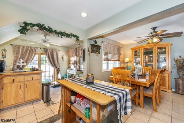 Dining room, Interior, Recessed Lighting