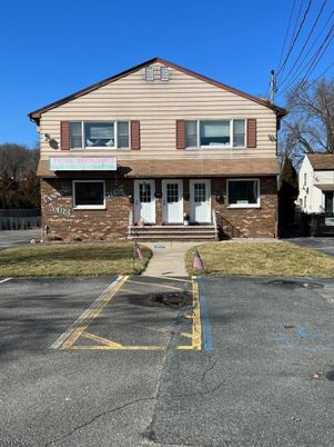 Exterior, Facade, Brick Facade, Split Level