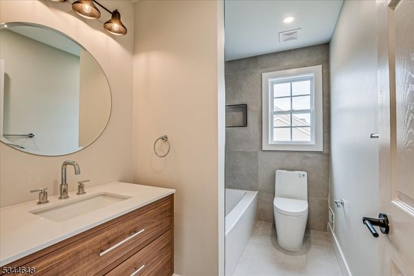 Bathroom, Interior, Recessed Lighting