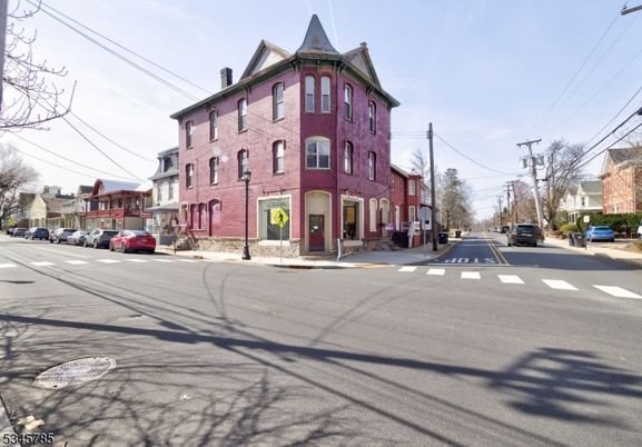 Exterior, Facade, Brick Facade, Queen Anne Victorian