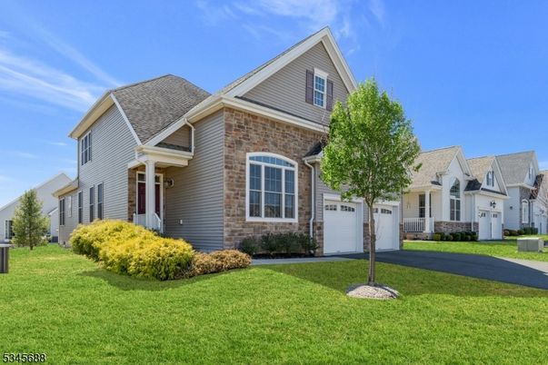 Attached, Exterior, Facade, Brick Facade, Farmhouse