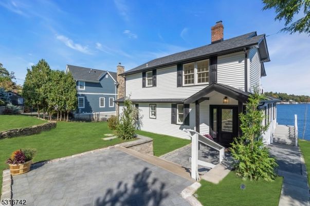 Backyard, Exterior, Facade, Water, Split Level