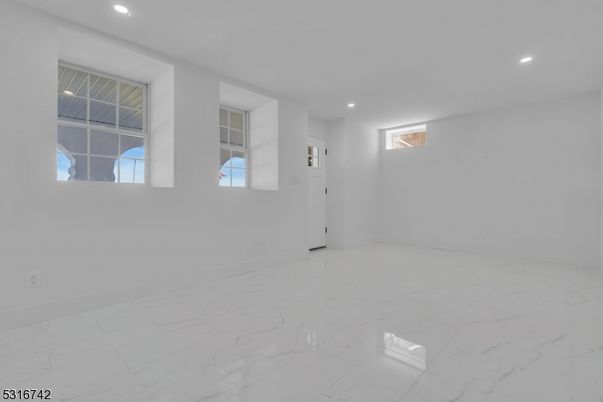 Empty room, Interior, Marble, Recessed Lighting