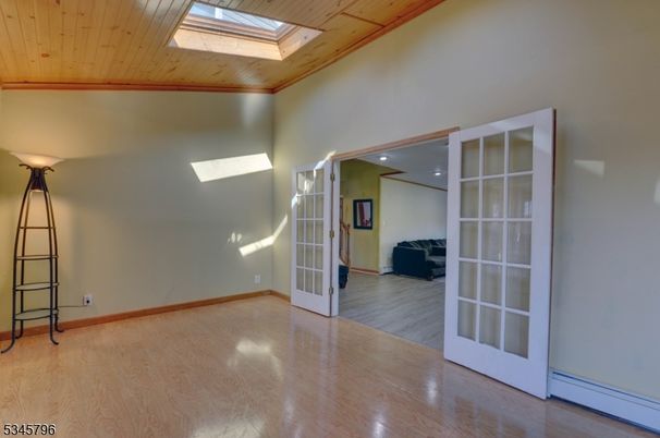 Empty room, Interior, Recessed Lighting, Wooden Ceilings, Wood Texture Flooring