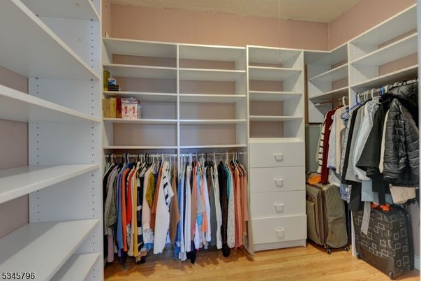 Interior, Walk-in Closets, Wood Texture Flooring