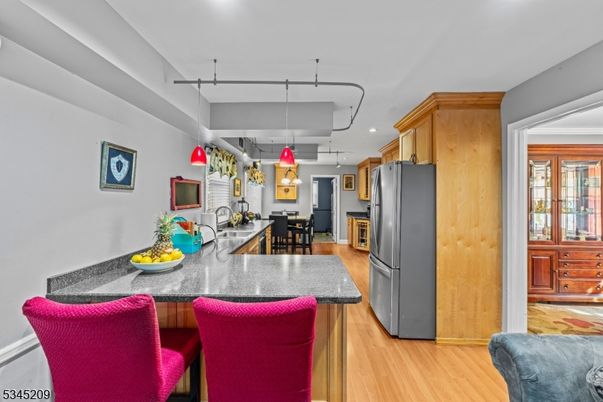 Dining room, Interior, Kitchen, Pendant Lights, Recessed Lighting, Wood Texture Flooring