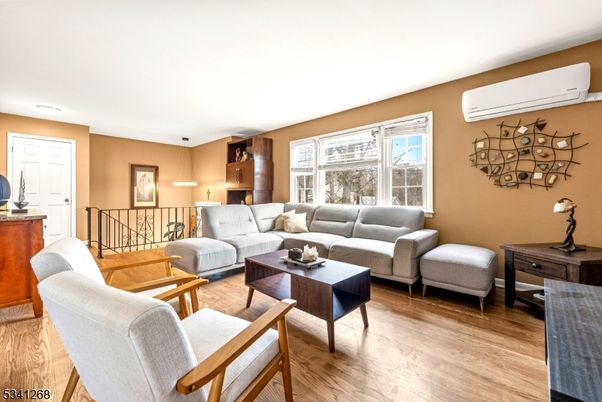 Interior, Living room, Pendant Lights, Wood Texture Flooring
