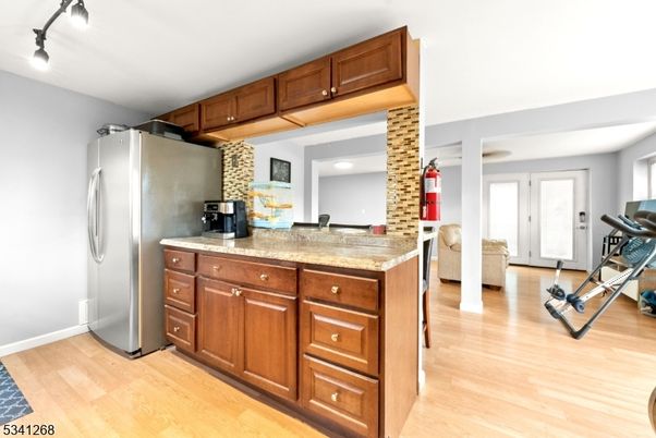 Fitness Equipment, Interior, Kitchen, Recessed Lighting, Wood Texture Flooring