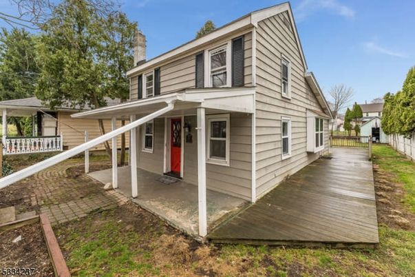 Exterior, Facade, None