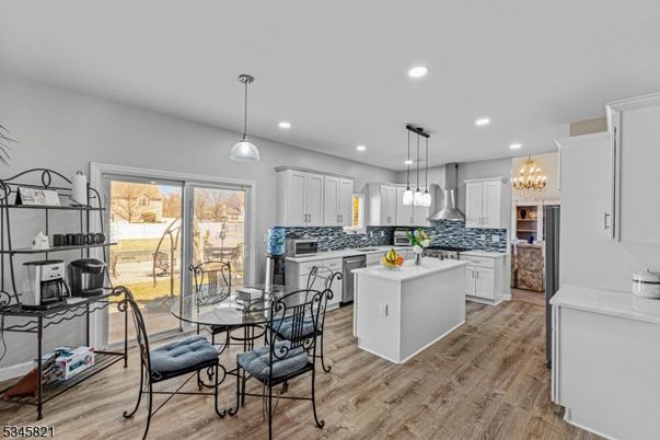 Chandelier, Dining room, Interior, Kitchen, Pendant Lights, Recessed Lighting, Wood Texture Flooring