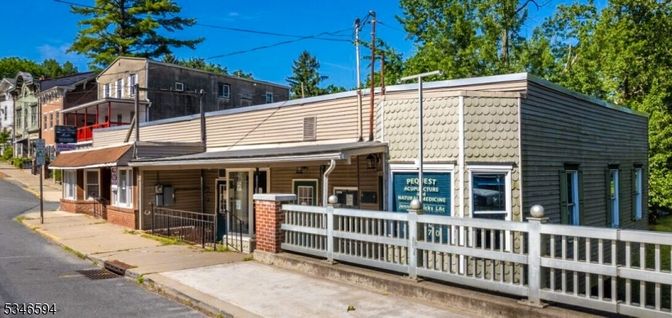 Exterior, Facade, Brick Facade, Modern