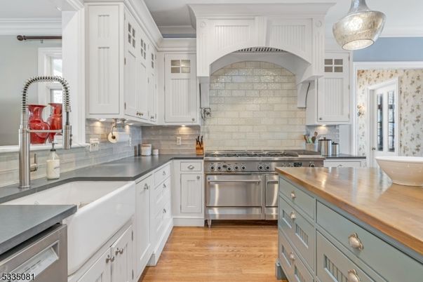 Interior, Kitchen, Pendant Lights, Stainless Steel Appliances, Wood Texture Flooring