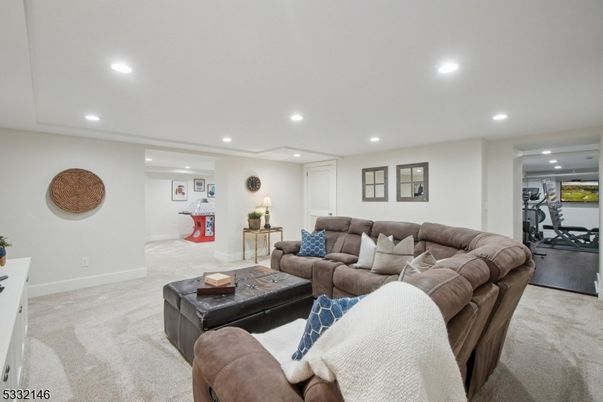 Fitness Equipment, Interior, Living room, Recessed Lighting