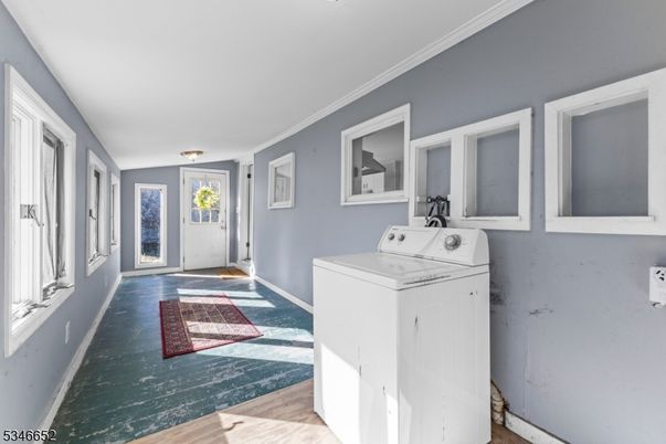 Interior, Washer, Wood Texture Flooring