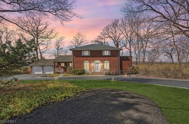 Attached, Backyard, Exterior, Facade, Brick Facade, Georgian