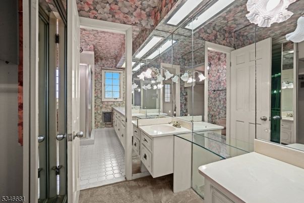 Bathroom, Dual Sink Vanities, Interior