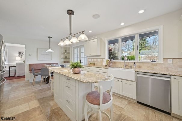 Dining room, Interior, Kitchen, Pendant Lights, Recessed Lighting, Stainless Steel Appliances