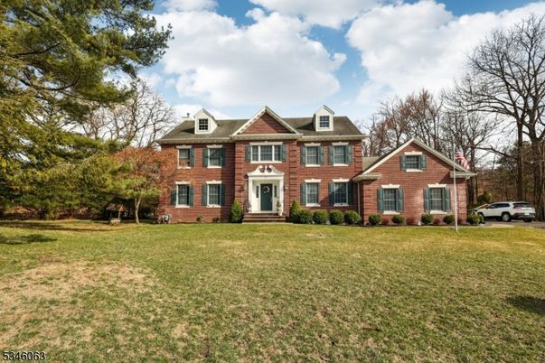 Exterior, Facade, Brick Facade, Georgian