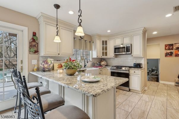 Interior, Kitchen, Pendant Lights, Recessed Lighting, Stainless Steel Appliances