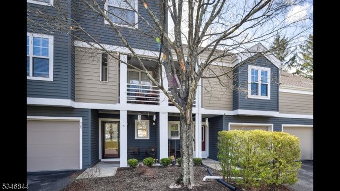 Attached, Exterior, Facade, Rowhouse
