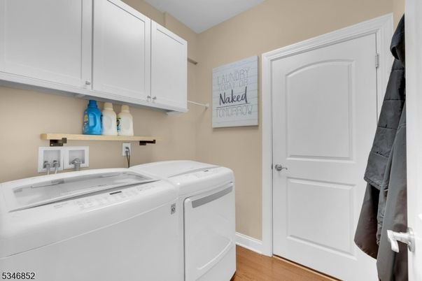 Interior, Washer, Wood Texture Flooring