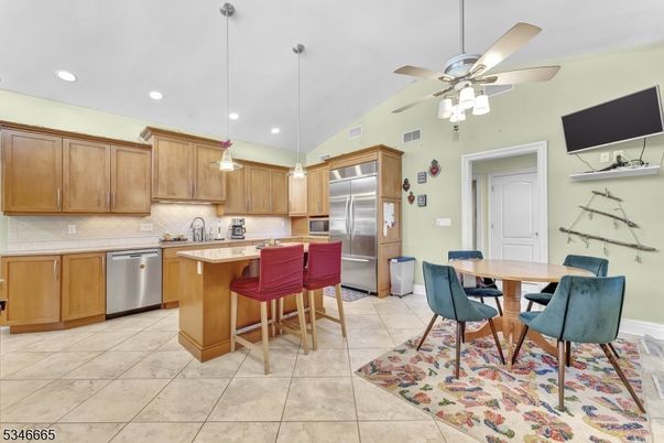 Dining room, Interior, Kitchen, Pendant Lights, Recessed Lighting, Stainless Steel Appliances