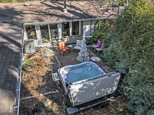 Exterior, Hot Tub