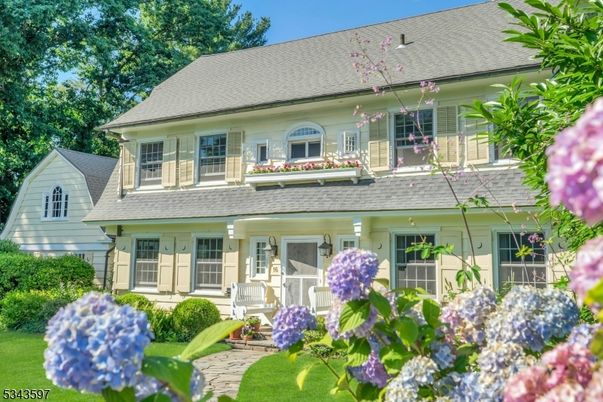Exterior, Facade, Cape Cod