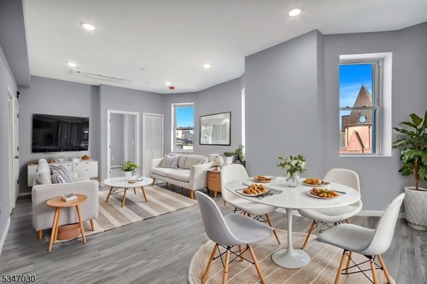 Dining room, Interior, Living room, Recessed Lighting, Wood Texture Flooring