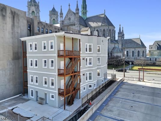 Exterior, Facade, Highrise