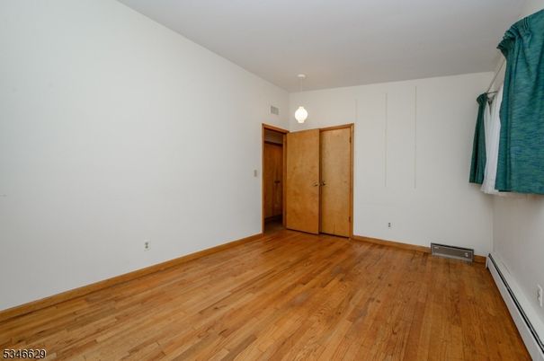 Empty room, Interior, Pendant Lights, Wood Texture Flooring