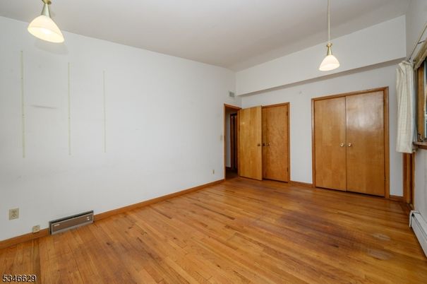 Empty room, Interior, Pendant Lights, Wood Texture Flooring