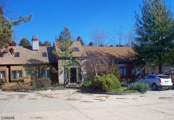 Exterior, Facade, Cape Cod