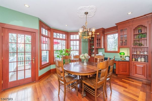 Chandelier, Dining room, Interior, Recessed Lighting, Wood Texture Flooring