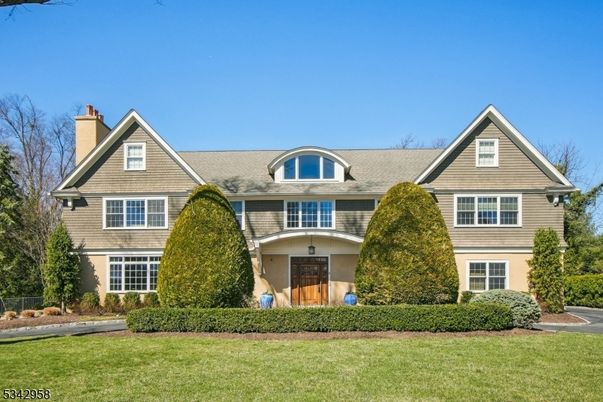 Exterior, Facade, Brick Traditional