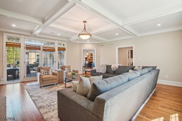 Interior, Living room, Pendant Lights, Recessed Lighting, Wood Texture Flooring
