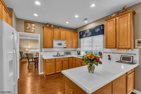 Dining room, Interior, Kitchen, Recessed Lighting, Wood Texture Flooring